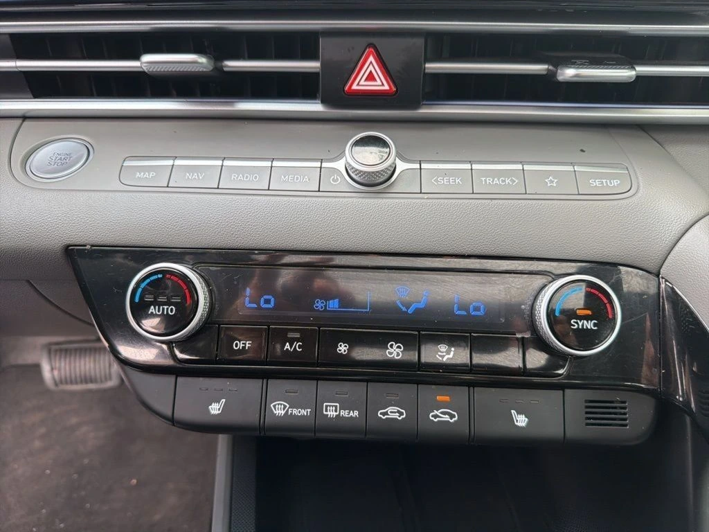 2025 Hyundai Elantra SEL - Photo 20