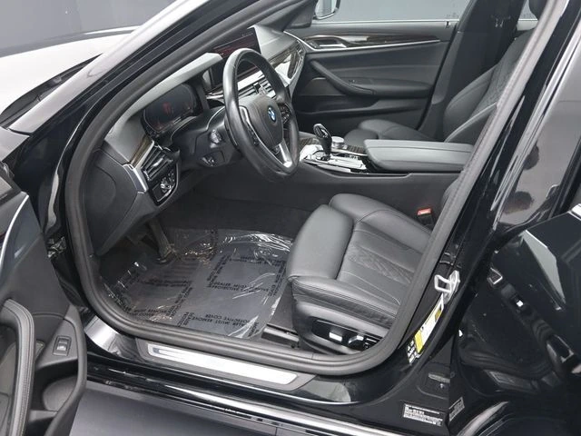 2022 BMW 5 Series 530i - Photo 16