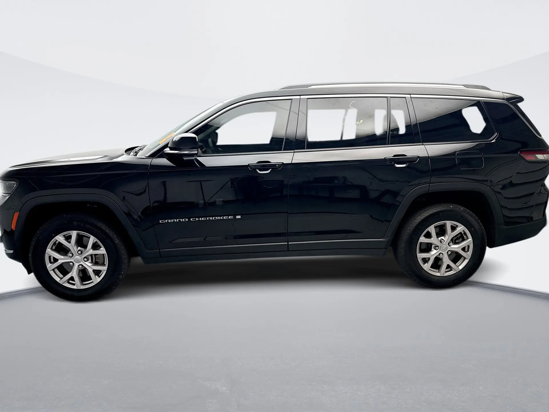 2021 Jeep Grand Cherokee Limited photo 2