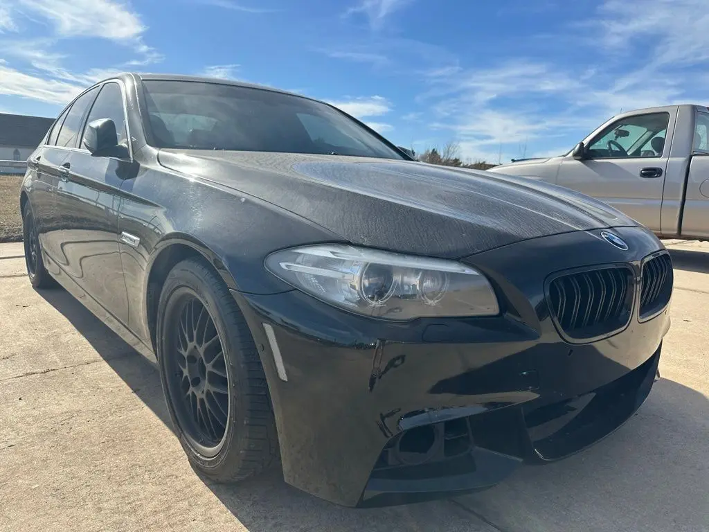 2015 BMW 5 Series 528i's photo