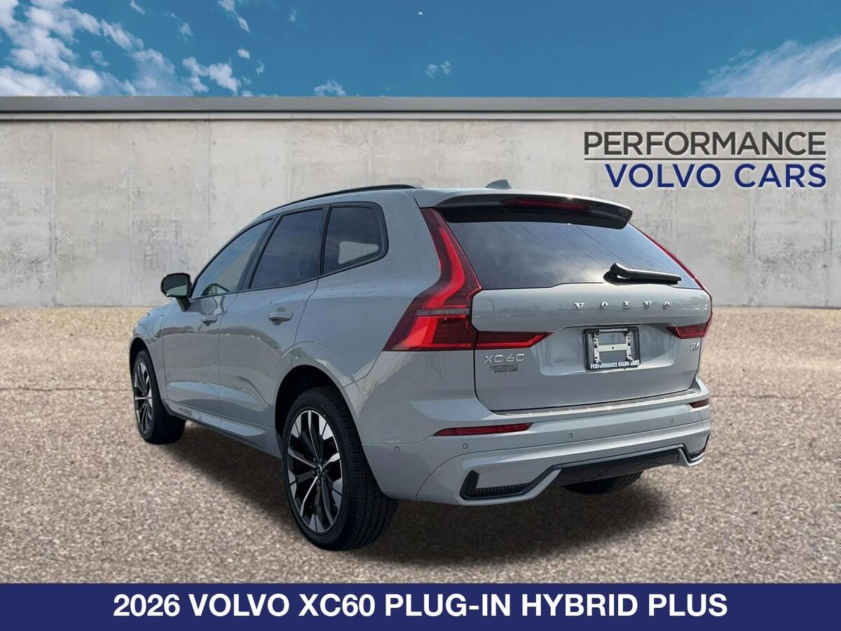 2026 Volvo - image 3