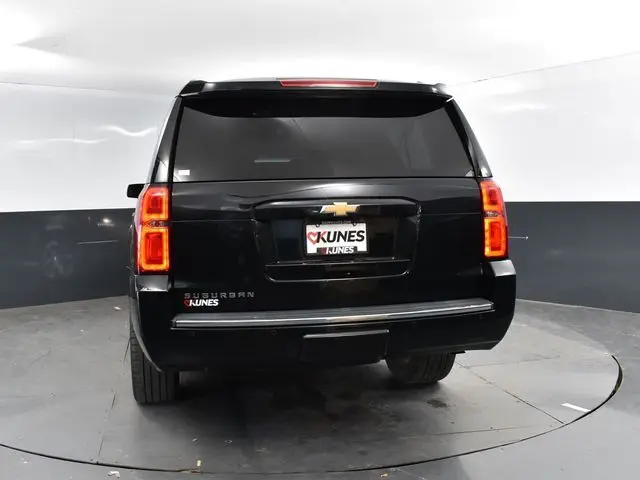 2016 Chevrolet Suburban LTZ photo 6