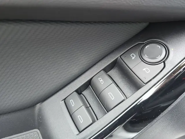 2026 Chevrolet Equinox LT photo 4