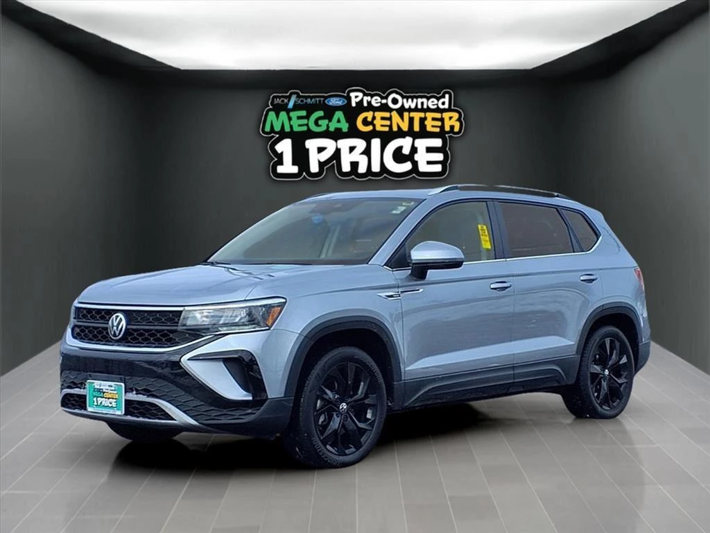 2022 Volkswagen Taos SE's photo