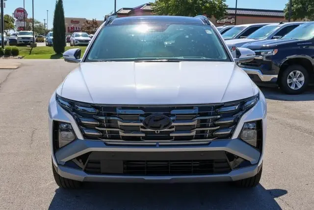 2026 Hyundai Tucson Limited photo 2