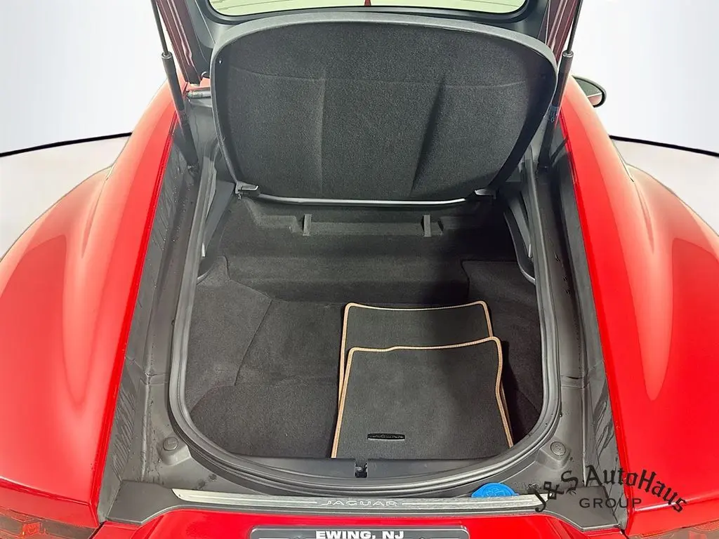2021 Jaguar F-TYPE P300 photo 28