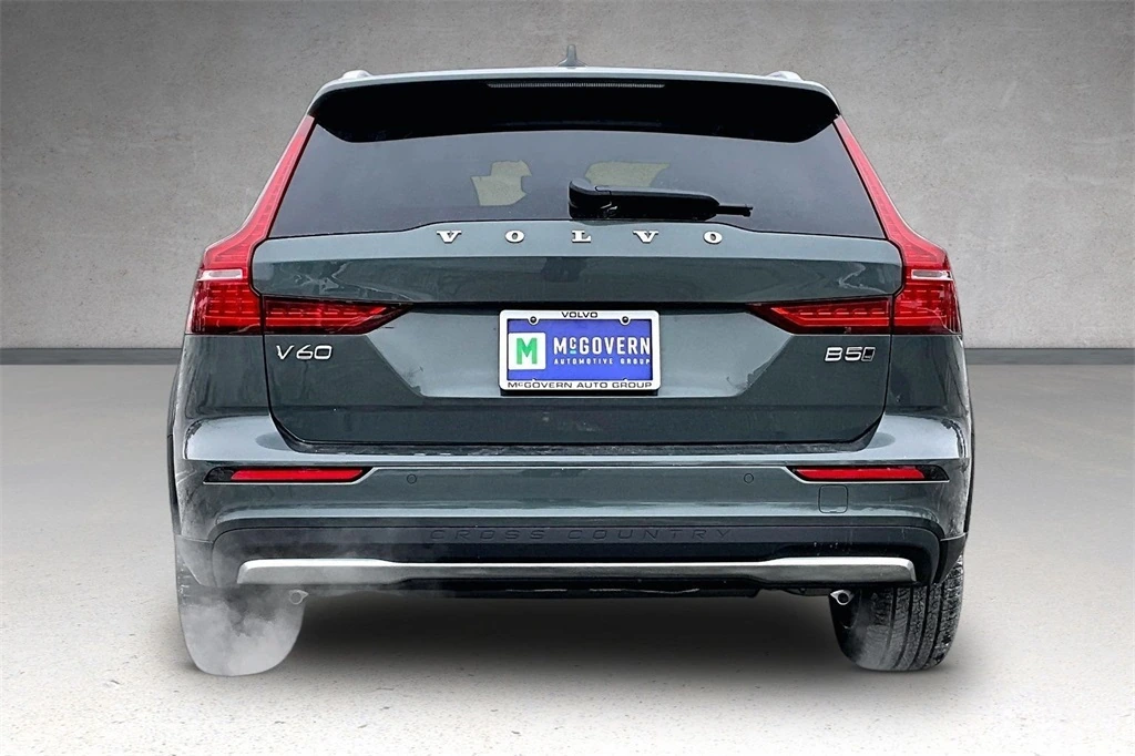 2026 Volvo - image 4