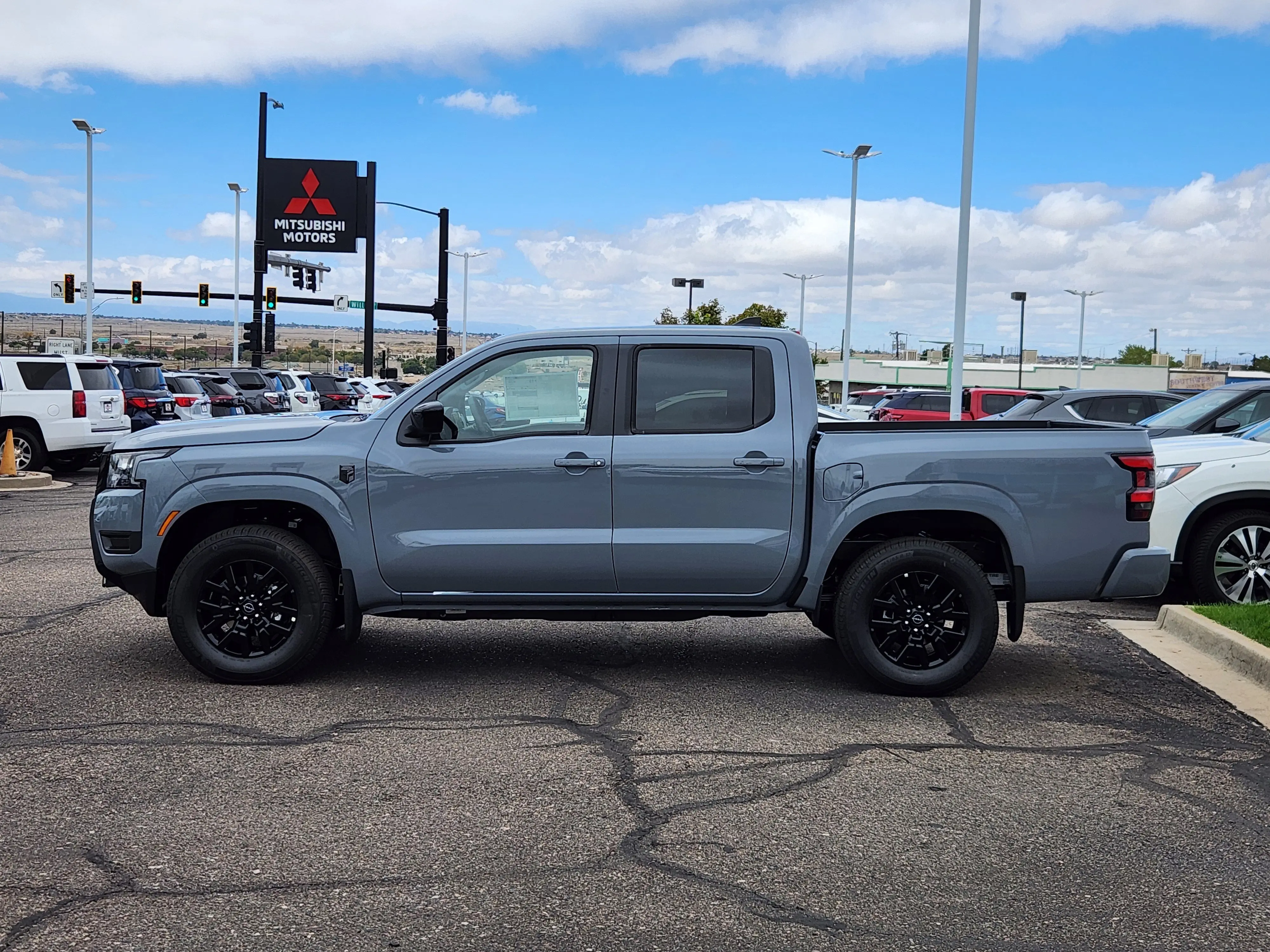 2026 Nissan Frontier Crew Cab SV photo 2