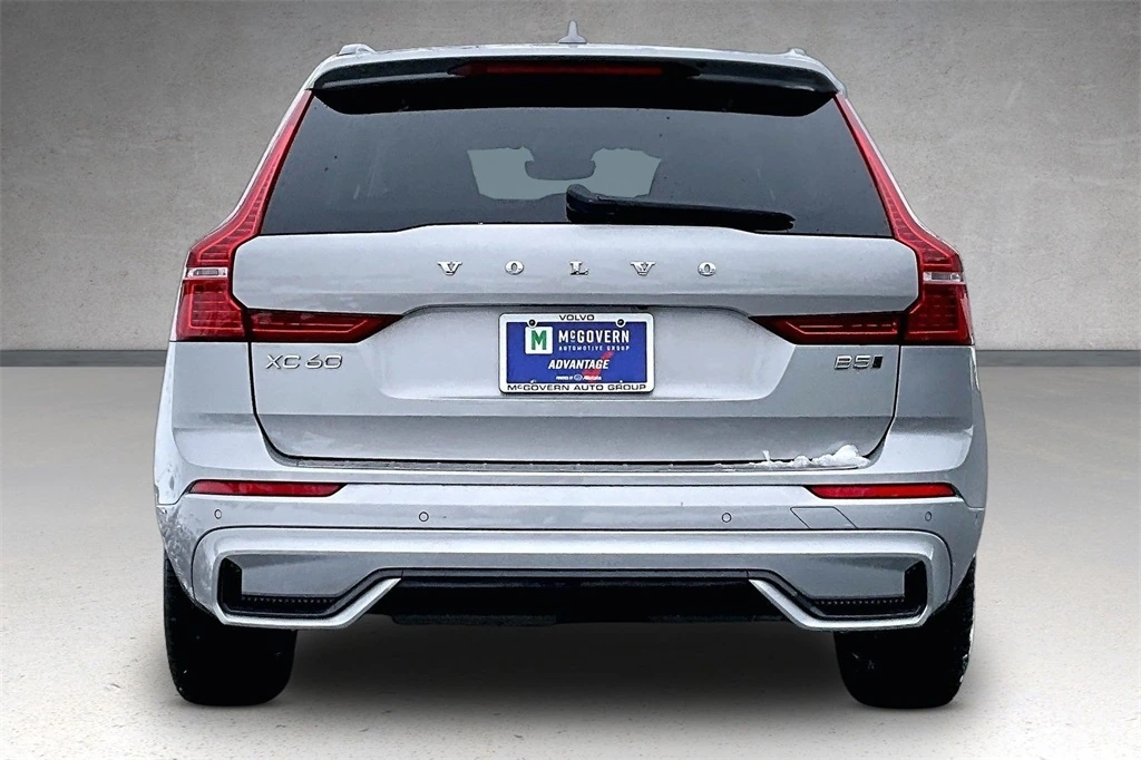 2023 Volvo - image 5