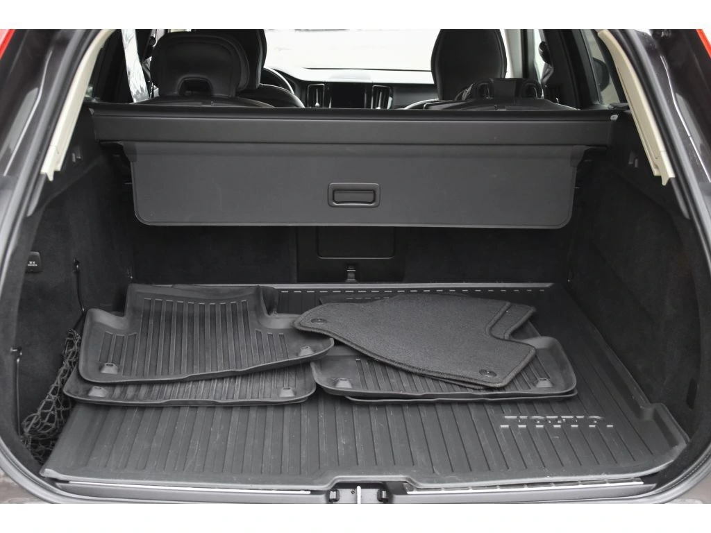 2022 Volvo - image 24