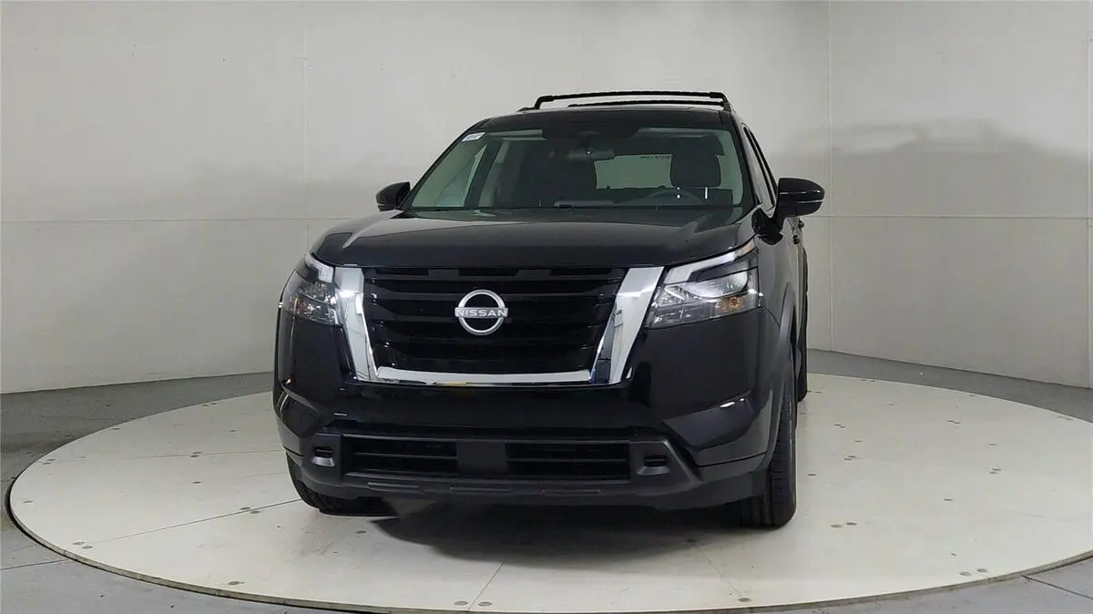 2025 Nissan Pathfinder SV photo 2