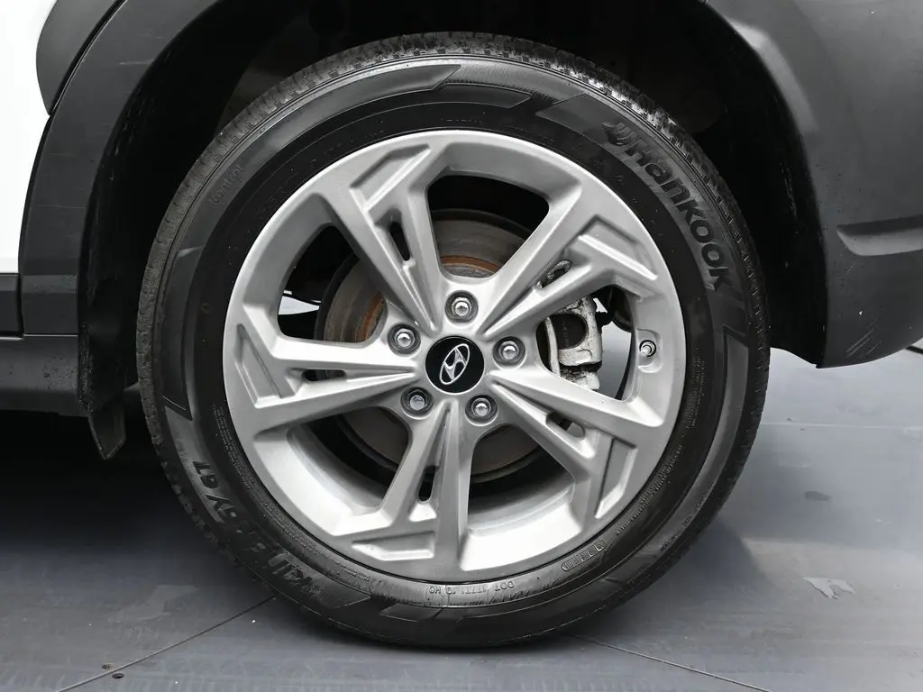 2022 Hyundai Kona SEL N Line photo 9