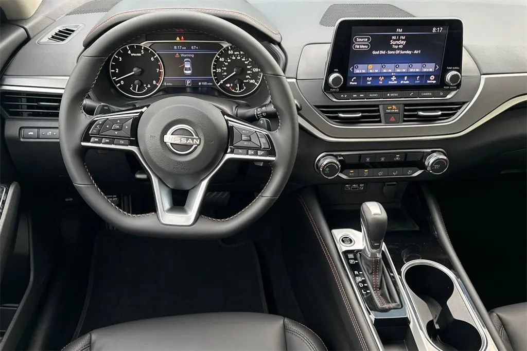 2025 Nissan Altima 2.5 SR photo 10