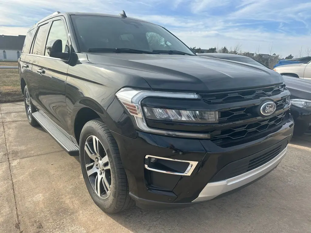 2024 Ford Expedition Limited's photo