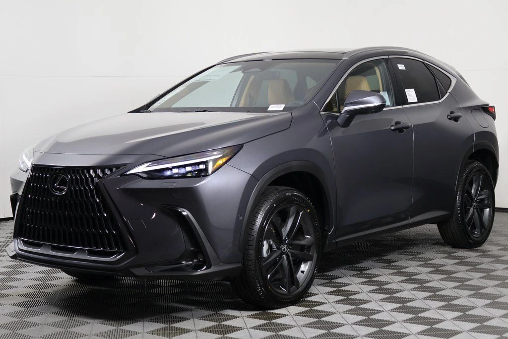 2026 Lexus NX PHEV 450h+'s photo