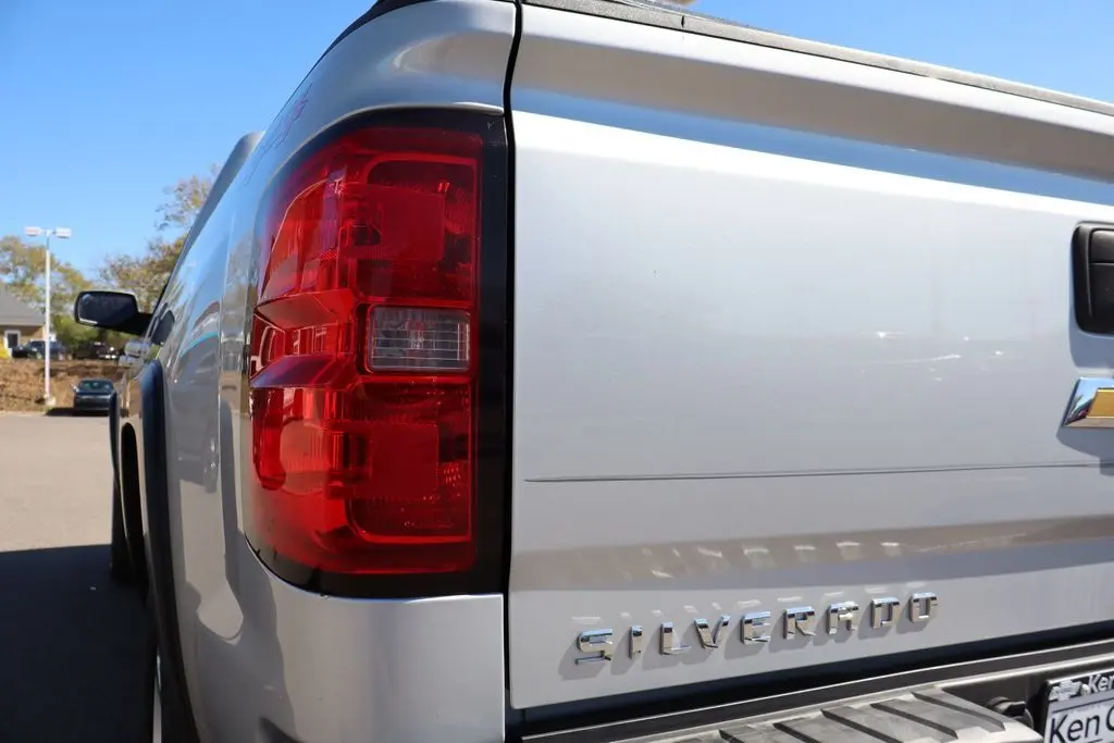 2015 Chevrolet Silverado LT photo 29