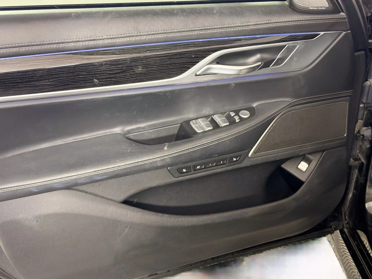 2020 BMW 7 Series 750i - Photo 21