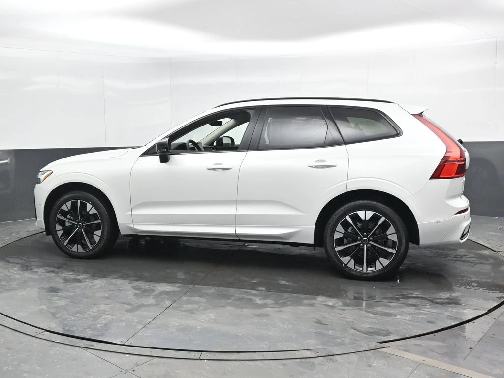 2026 Volvo - image 7