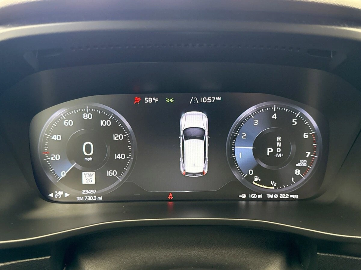 2022 Volvo - image 13