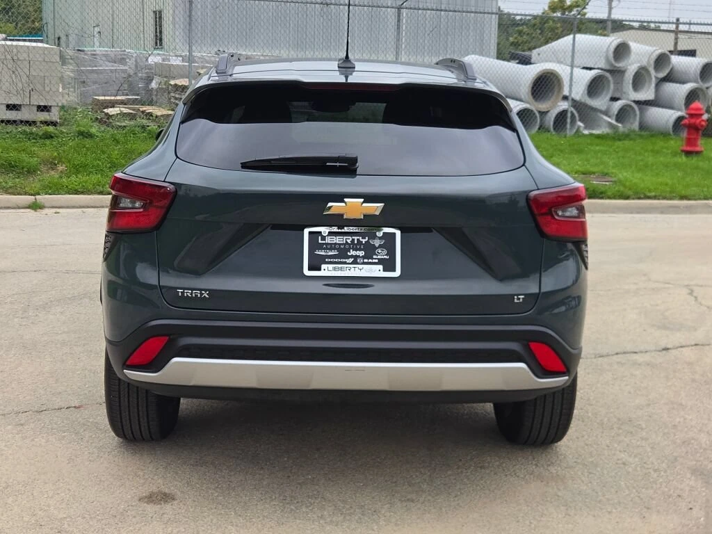 2025 Chevrolet Trax LT - Photo 16