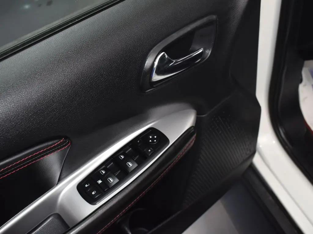 2015 Dodge Journey R/T photo 10