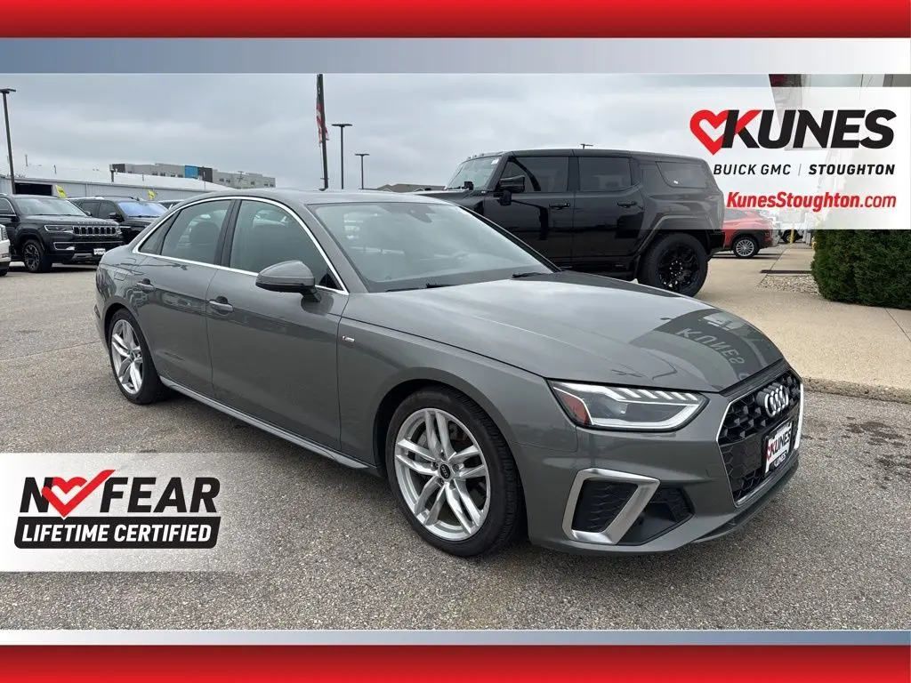 2023 Audi A4 45 S line Premium Plus Quattro photo 2