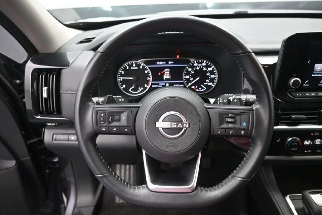 2025 Nissan Pathfinder SV - Photo 6