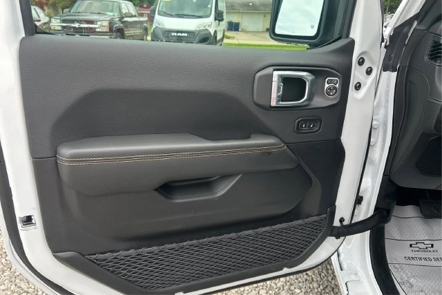 2026 Jeep Gladiator Sahara - Photo 20