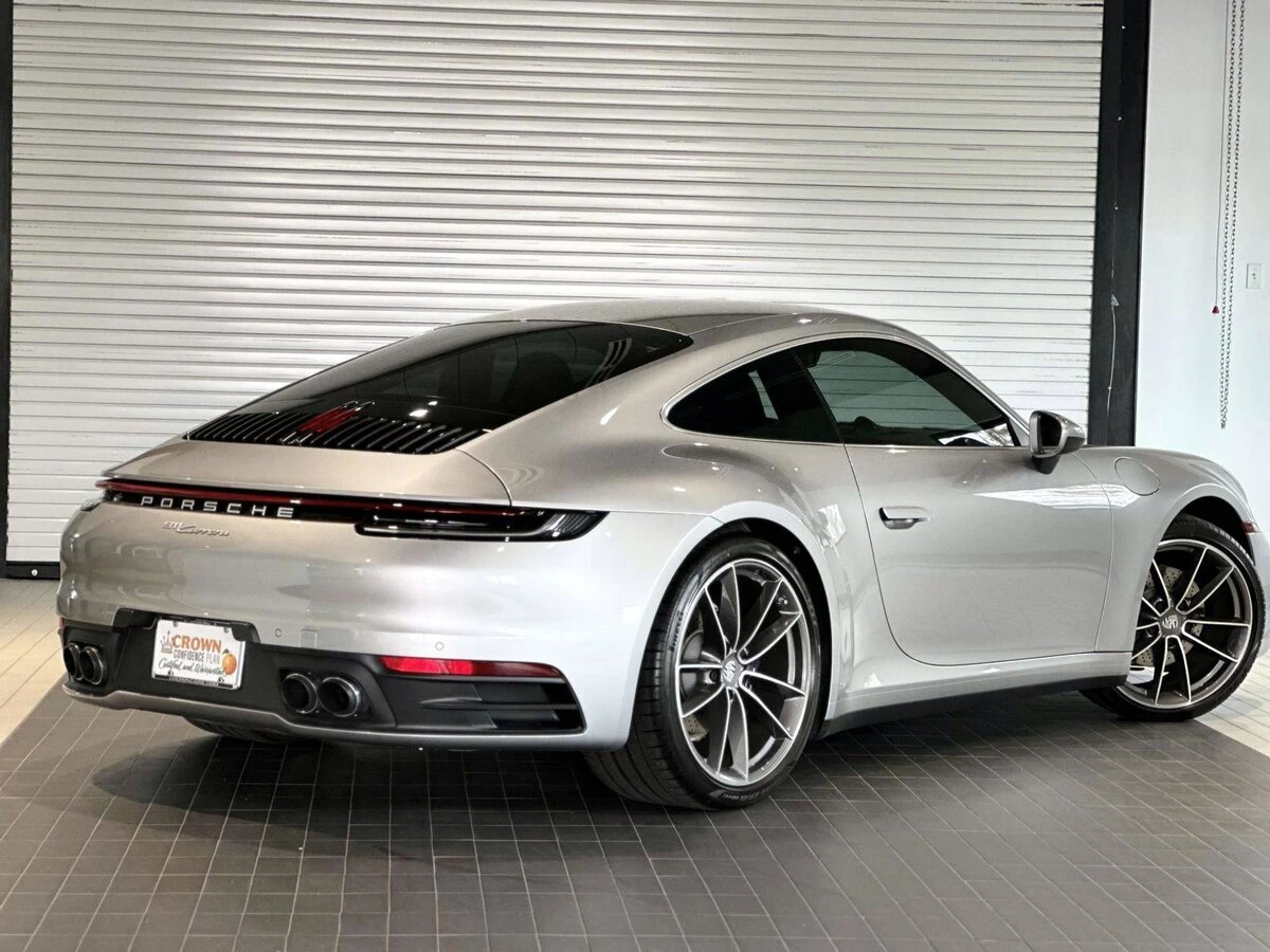 2024 Porsche 911 - Photo 6
