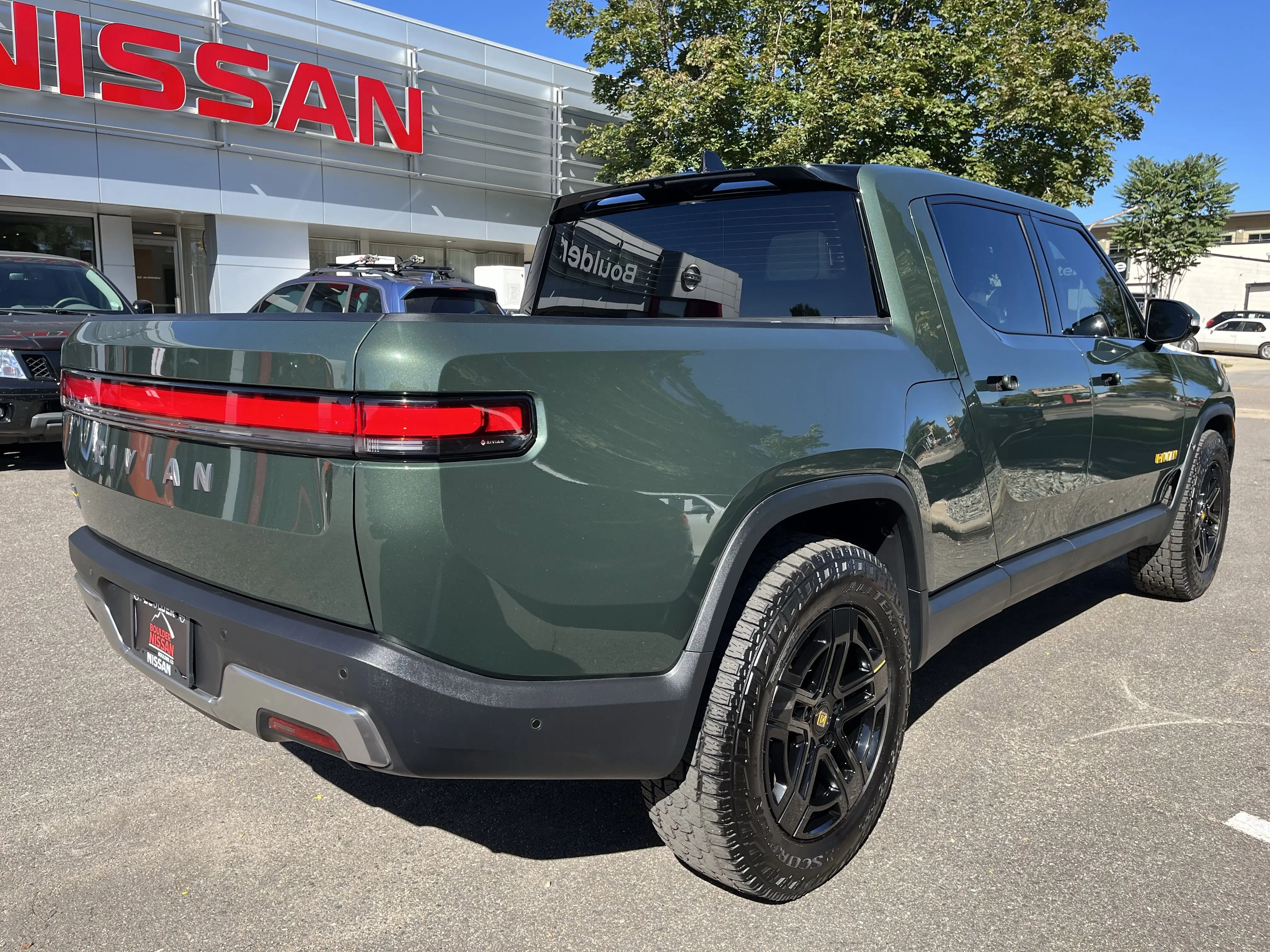 2022 Rivian R1T Adventure photo 5