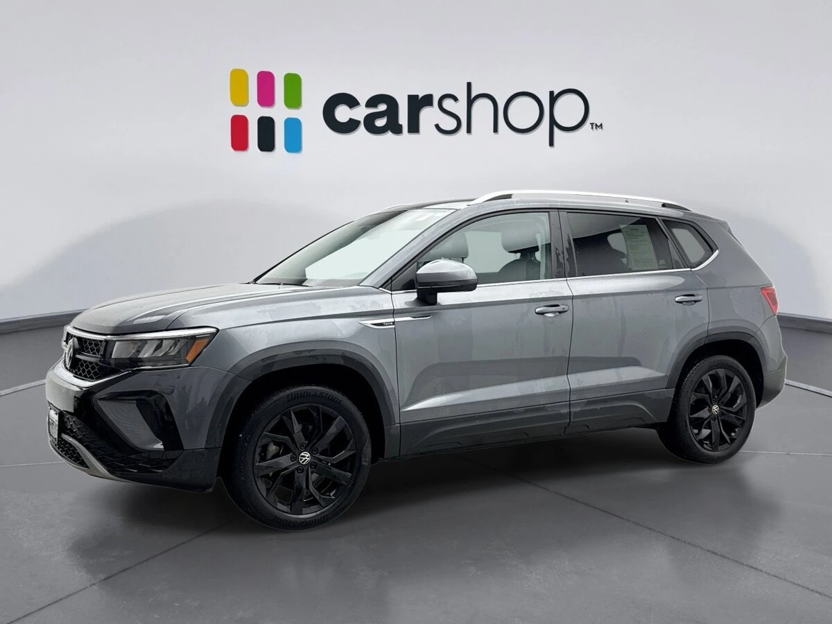 2022 Volkswagen Taos SE's photo