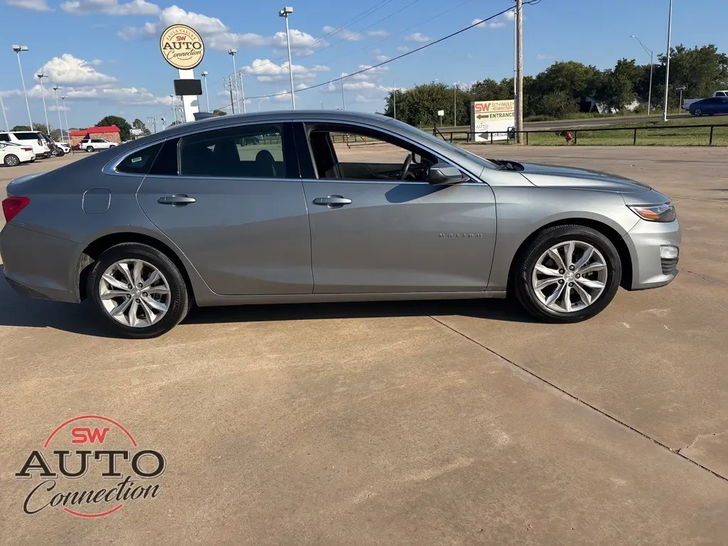 2024 Chevrolet Malibu 1LT photo 3