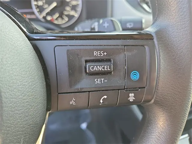 2023 Nissan Rogue SV photo 17