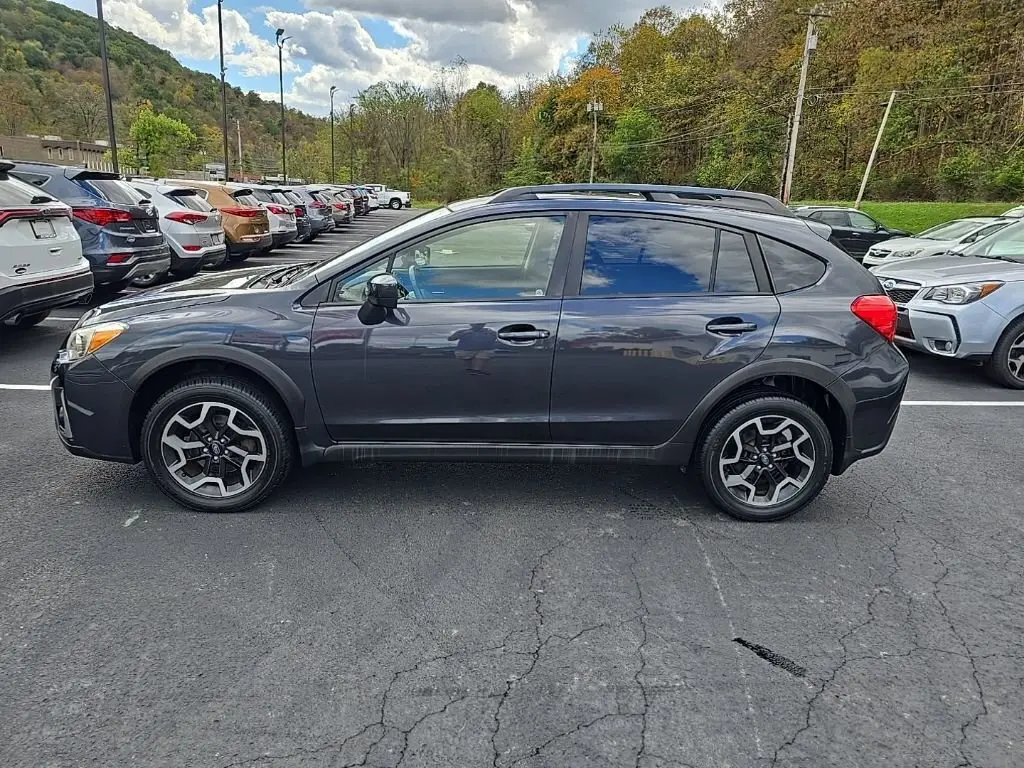 2016 Subaru Crosstrek 2.0i Premium photo 2