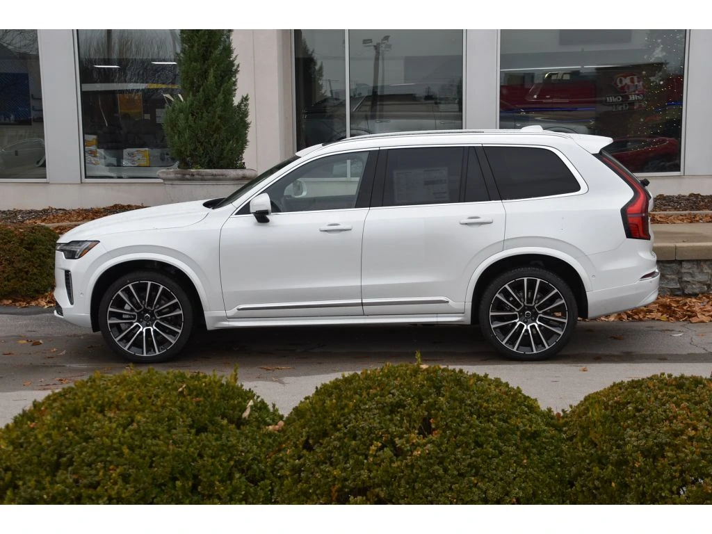 2026 Volvo - image 6