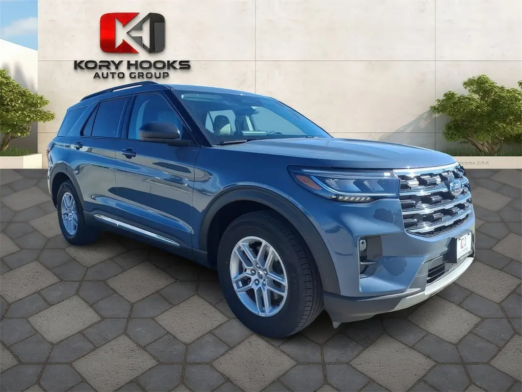 2025 Ford Explorer photo 3
