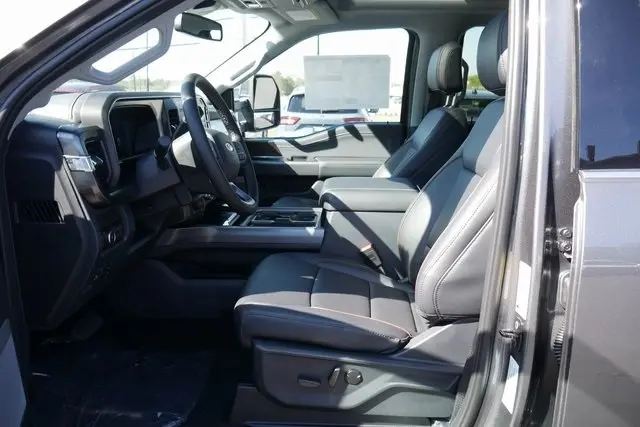 2026 Ford F-250 photo 2