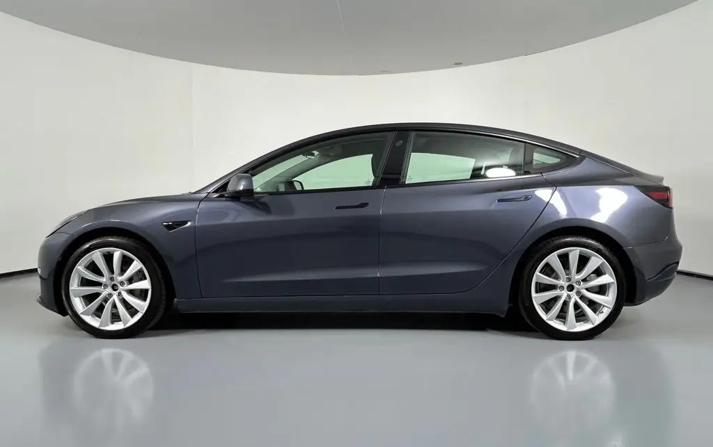 2022 Tesla Model 3 Long Range photo 4