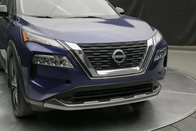 2023 Nissan Rogue SL photo 3