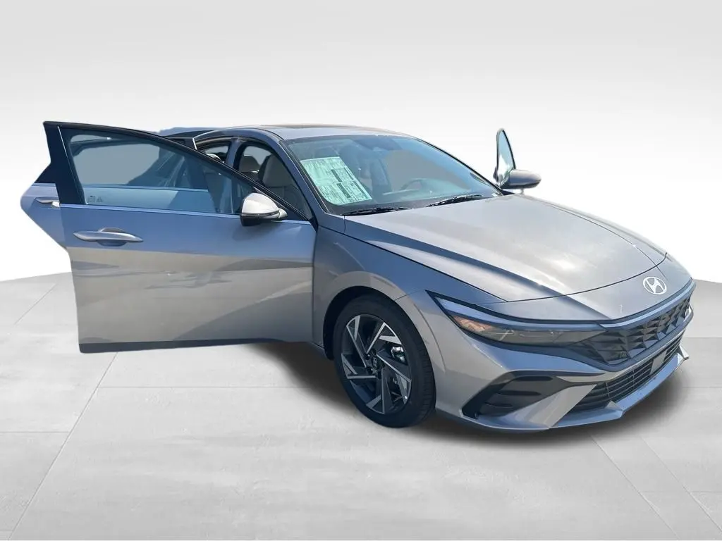 2025 Hyundai Elantra Limited photo 14