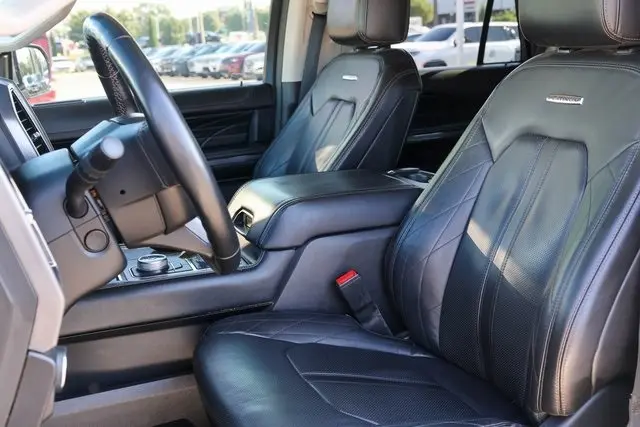 2021 Ford Expedition Platinum photo 15