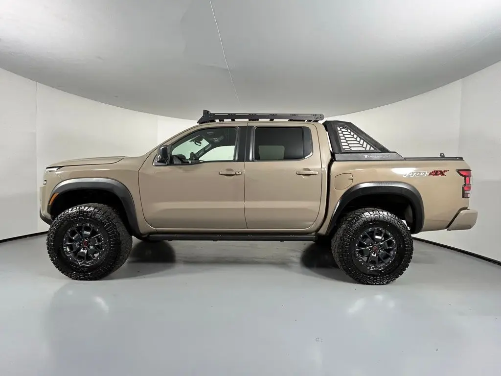 2023 Nissan Frontier PRO-4X photo 3