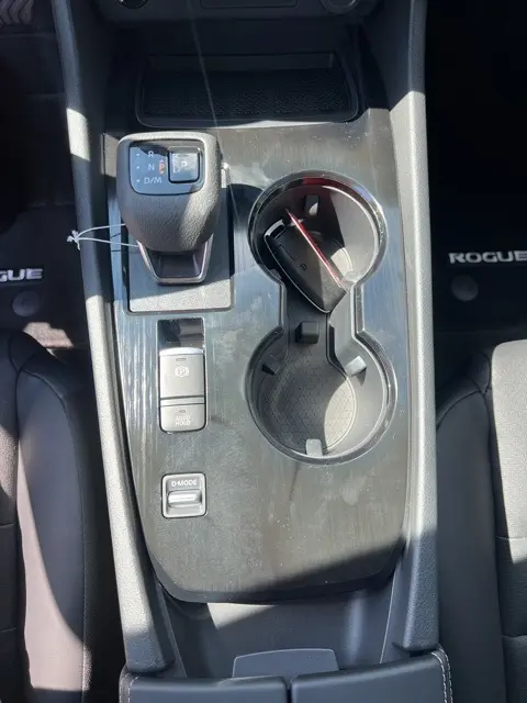 2026 Nissan Rogue SV photo 15