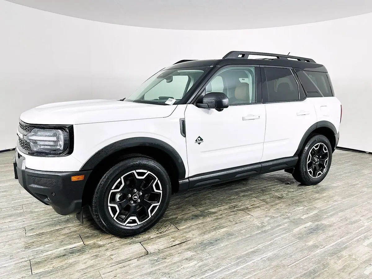 2025 Ford Bronco Sport Outer Banks photo 3