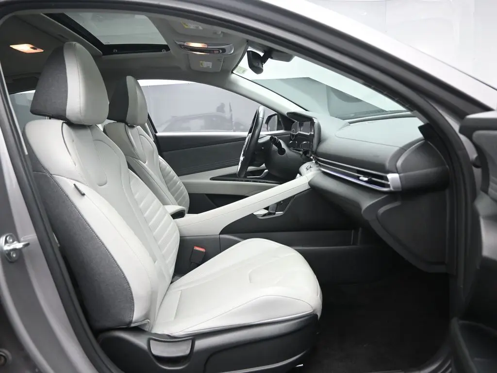 2024 Hyundai Elantra Limited photo 26