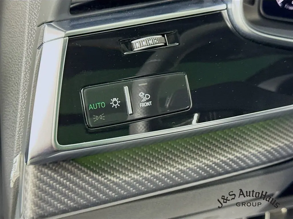 2023 Audi RS Q8 photo 8