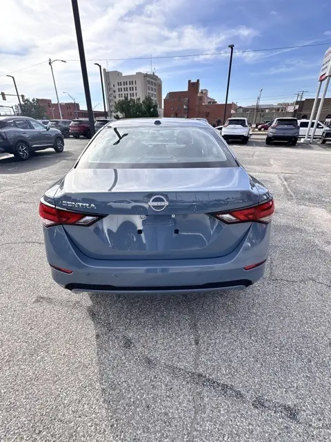 2025 Nissan Sentra SV photo 7