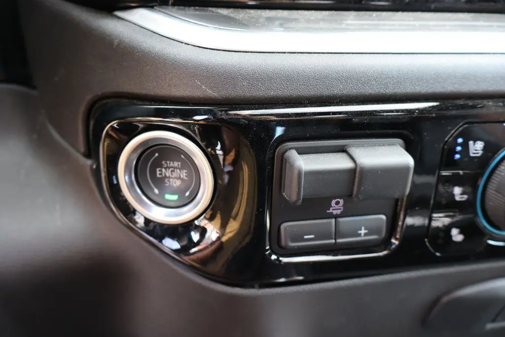 2025 Chevrolet Silverado 2500HD High Country photo 22