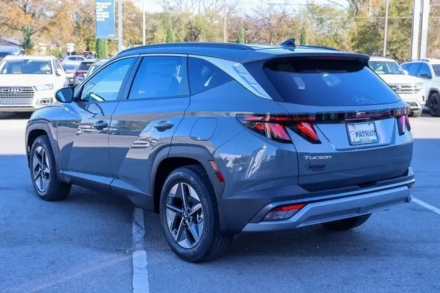 2026 Hyundai Tucson SEL photo 2