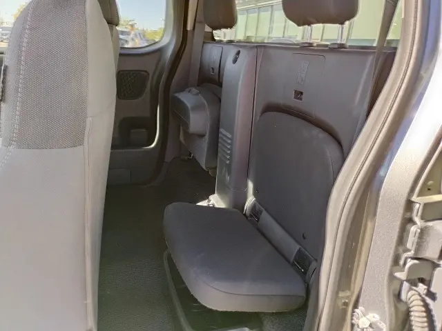 2025 Nissan Frontier SV photo 6